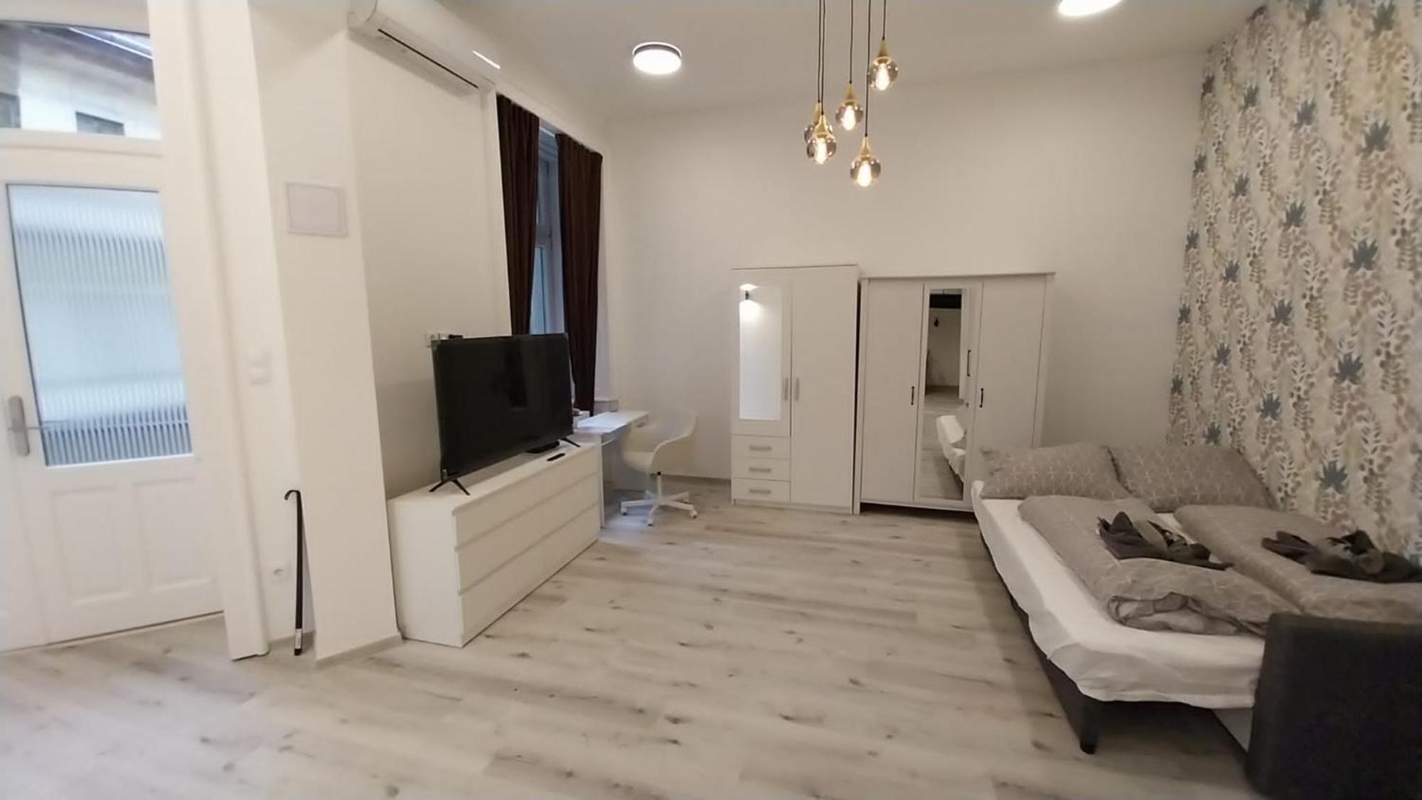 Szekely Apartment Near Deak Ferenc Square With Free Parking In Garage Budapeste Exterior foto
