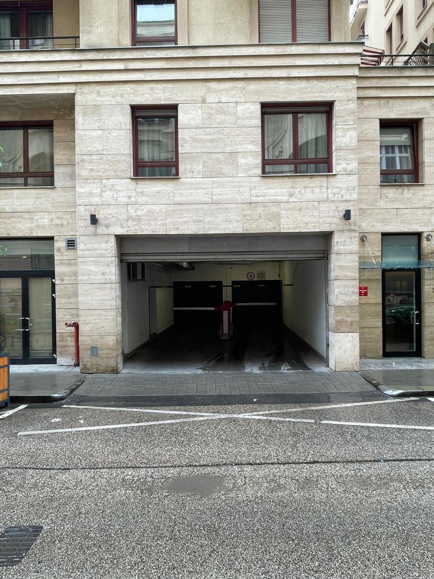 Szekely Apartment Near Deak Ferenc Square With Free Parking In Garage Budapeste Exterior foto