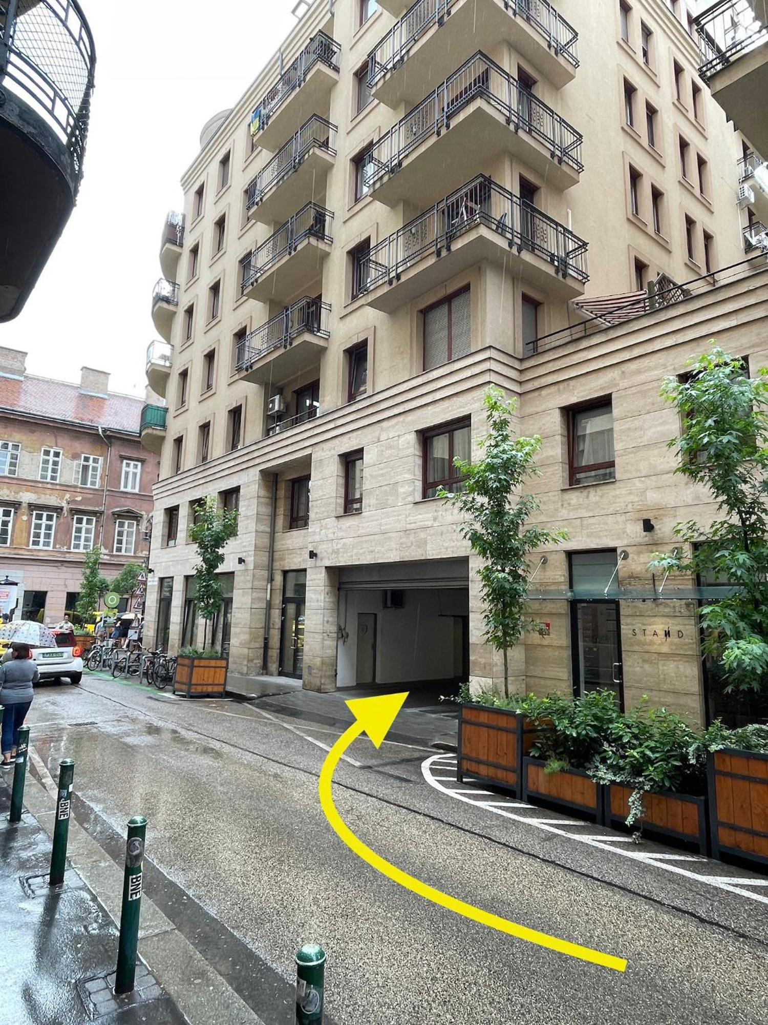 Szekely Apartment Near Deak Ferenc Square With Free Parking In Garage Budapeste Exterior foto